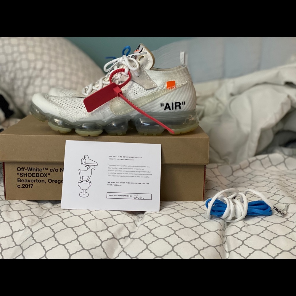 9.5 Authentic off white vapormaxs